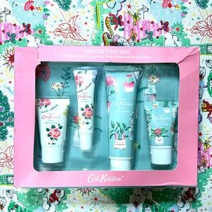 Cath Kidston sweet William Pamper Time Bag - Pink and Blue